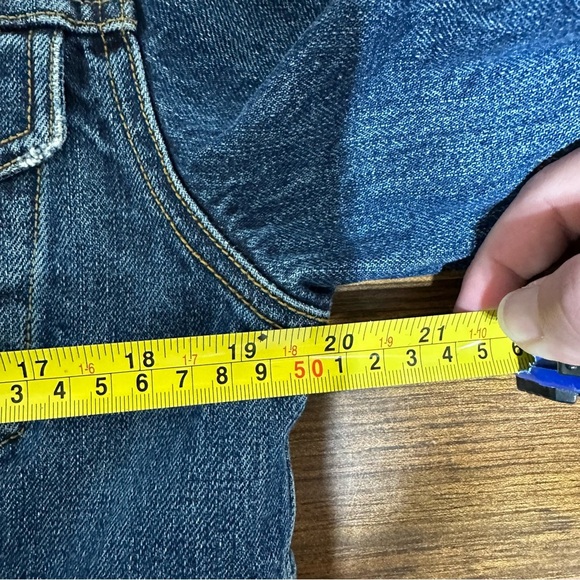 VINCE Raw Edge Denim Jacket in Engineer Large distressed - Picture 5 of 7